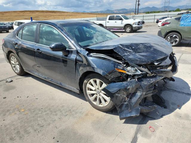 4T1B11HKXJU063906 - 2018 TOYOTA CAMRY L BLACK photo 4