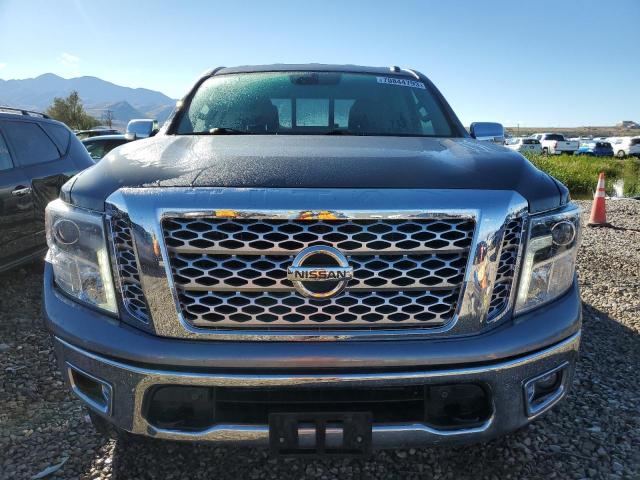 1N6AA1E59HN570683 - 2017 NISSAN TITAN SV GRAY photo 5