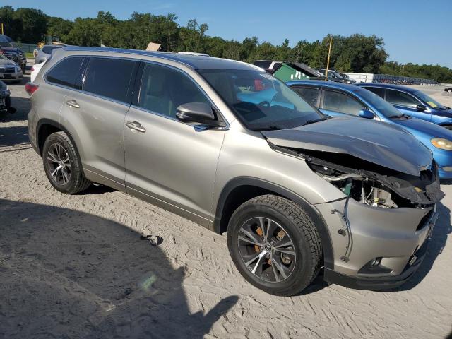 5TDKKRFH2GS142748 - 2016 TOYOTA HIGHLANDER XLE Braun Foto 4