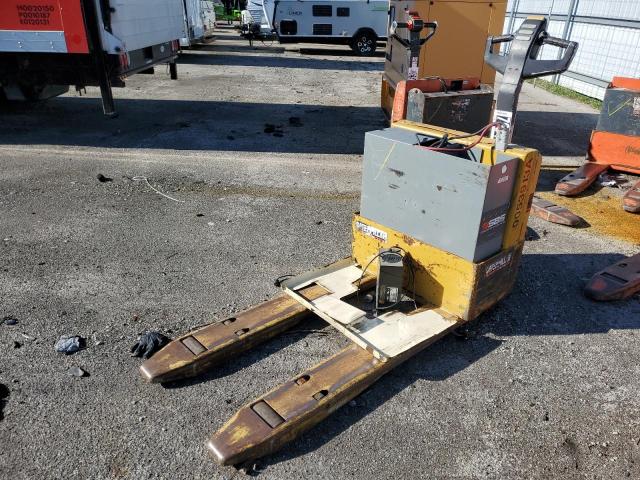 2CL05588 - 2001 CATERPILLAR PALLET PRO YELLOW photo 4