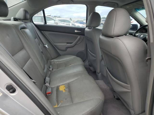 JH4CL96814C021206 - 2004 ACURA TSX SILVER photo 19