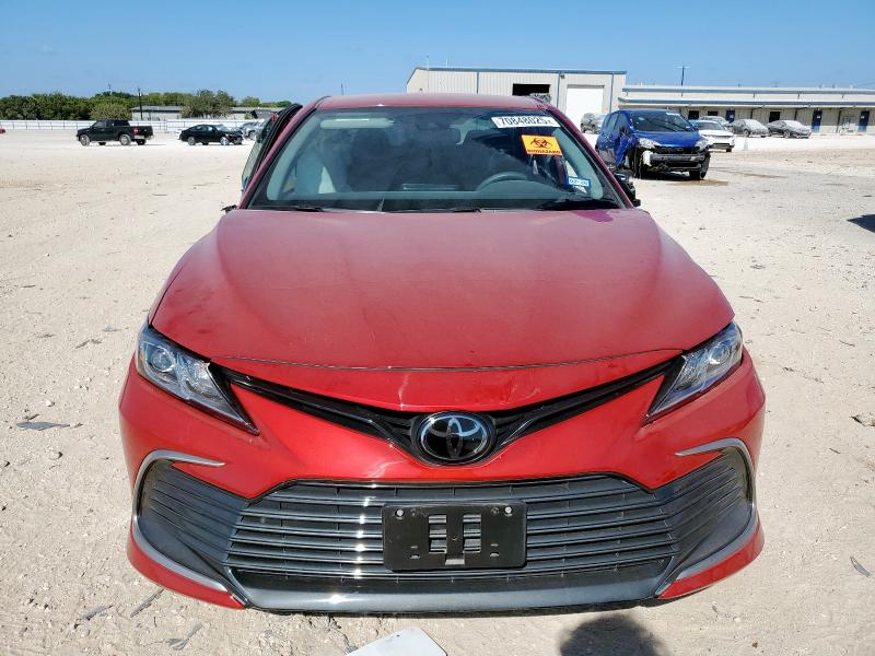 4T1R11AK3PU135403 - 2023 TOYOTA CAMRY LE RED photo 5