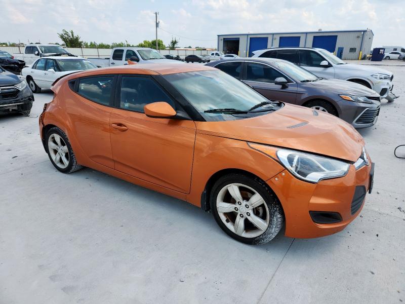 KMHTC6ADXDU175293 - 2013 HYUNDAI VELOSTER ORANGE photo 4