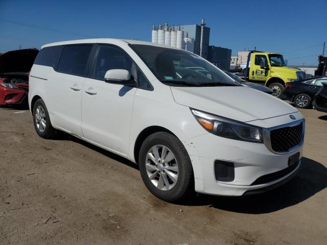 KNDMA5C14F6048672 - 2015 KIA SEDONA L WHITE photo 4