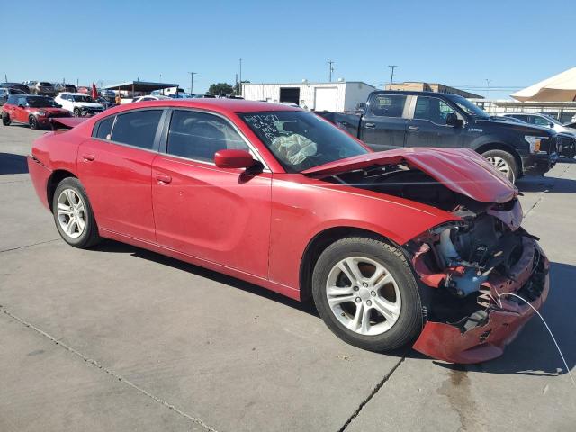 2C3CDXBG8HH546612 - 2017 DODGE CHARGER SE RED photo 4