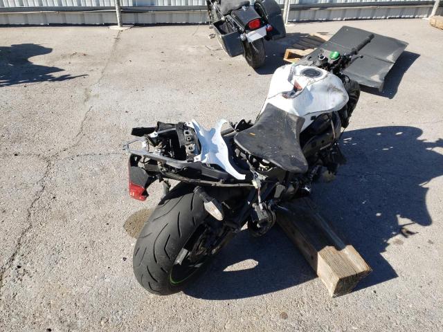 JKBZXJE18HA025539 - 2017 KAWASAKI ZX636 E WHITE photo 4