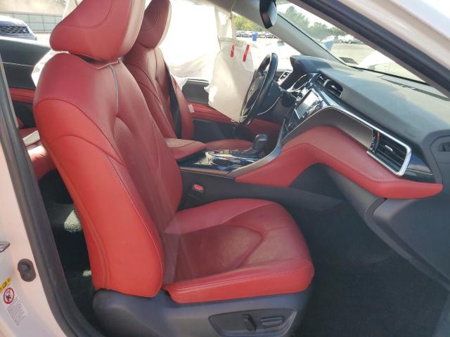 4T1B61HK5JU147293 - 2018 TOYOTA CAMRY XSE WHITE photo 7