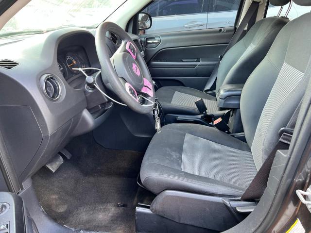 1C4NJCBB0FD420393 - 2015 JEEP COMPASS SPORT ნაცრისფერი ფოტო 7