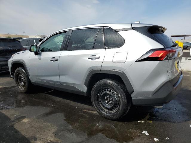 2T3F1RFV5RW436303 - 2024 TOYOTA RAV4 LE SILVER photo 2