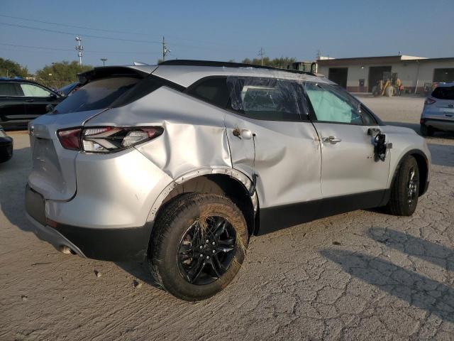 3GNKBCRS0KS700886 - 2019 CHEVROLET BLAZER 2LT SILVER photo 3