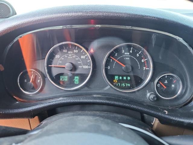 1J4HA5H18BL615952 - 2011 JEEP WRANGLER U SAHARA Verde foto 9