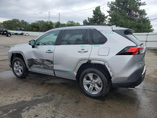 4T3RWRFV0PU094786 - 2023 TOYOTA RAV4 XLE Күміс фото 2