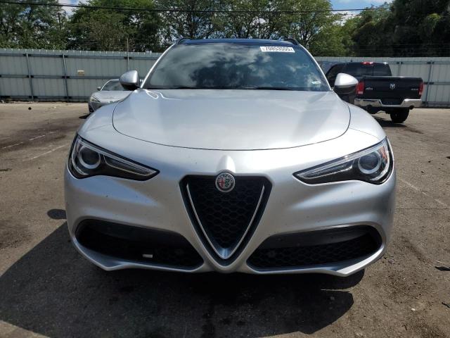 ZASFAKNN3J7C22667 - 2018 ALFA ROMEO STELVIO TI SPORT SILVER photo 5