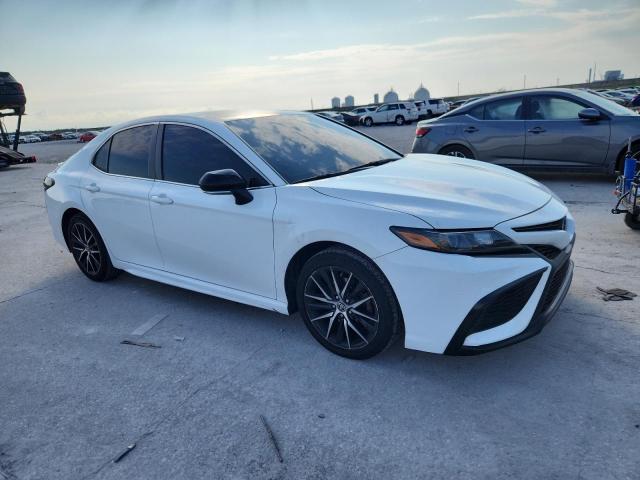 4T1G11AK7NU008674 - 2022 TOYOTA CAMRY SE WHITE photo 4