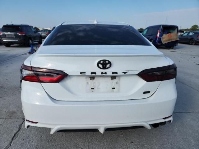 4T1G11AK7NU008674 - 2022 TOYOTA CAMRY SE WHITE photo 6
