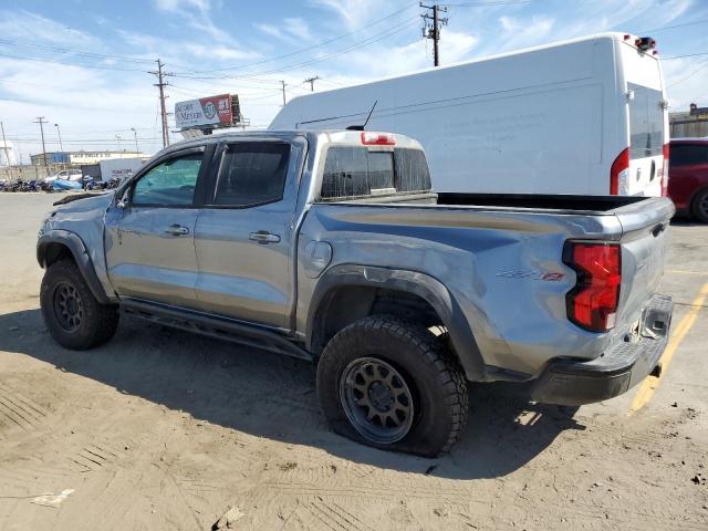 1GCPTFEK5P1235565 - 2023 CHEVROLET COLORADO ZR2 SILVER photo 2
