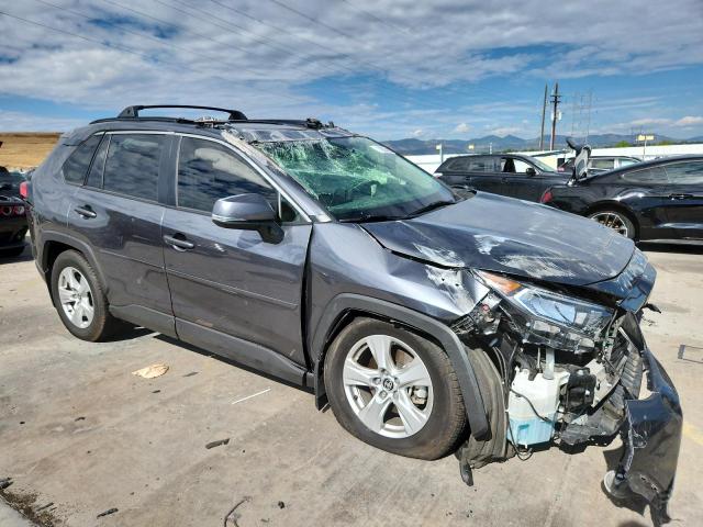 JTMP1RFV3LD526445 - 2020 TOYOTA RAV4 XLE GRAY photo 4