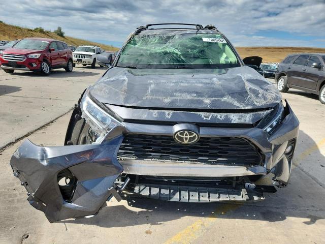 JTMP1RFV3LD526445 - 2020 TOYOTA RAV4 XLE GRAY photo 5