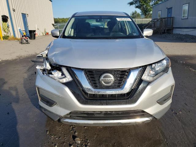 KNMAT2MV2JP544375 - 2018 NISSAN ROGUE S 银色 照片 5