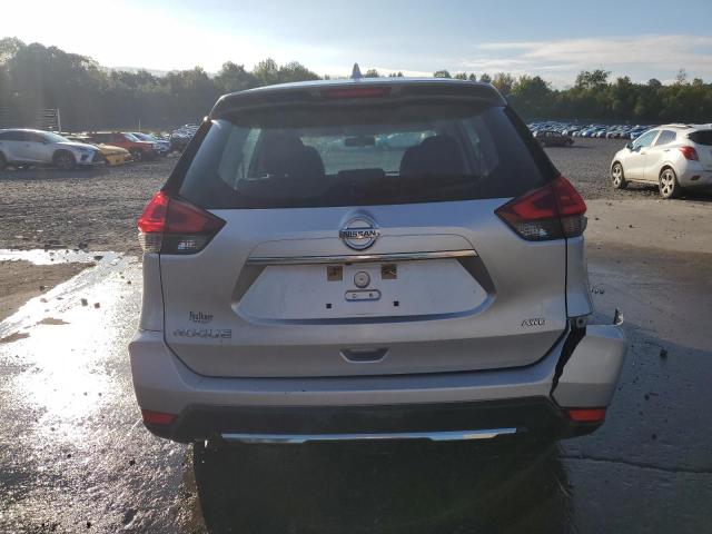 KNMAT2MV2JP544375 - 2018 NISSAN ROGUE S 银色 照片 6