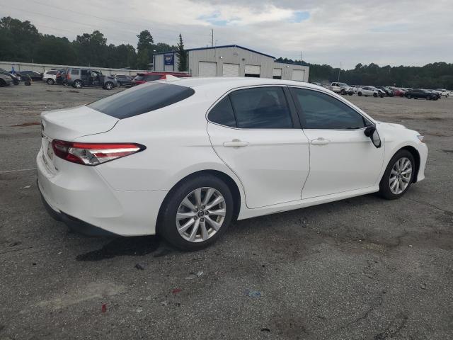 4T1B11HK7KU712319 - 2019 TOYOTA CAMRY L თეთრი ფოტო 3