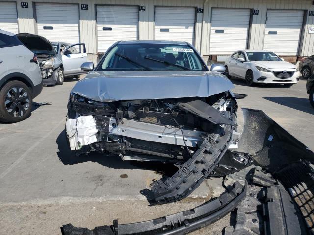 4T1DAACK1SU157397 - 2025 TOYOTA CAMRY XSE Silber Foto 5