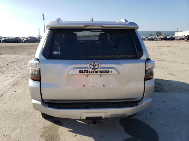 JTEBU5JRXG5314996 - 2016 TOYOTA 4RUNNER SR5/SR5 PREMIUM 银色 照片 6