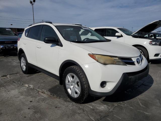 JTMZFREV7FD068375 - 2015 TOYOTA RAV4 LE თეთრი ფოტო 4