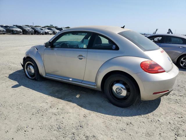 3VWJP7AT8DM605000 - 2013 VOLKSWAGEN BEETLE TAN photo 2