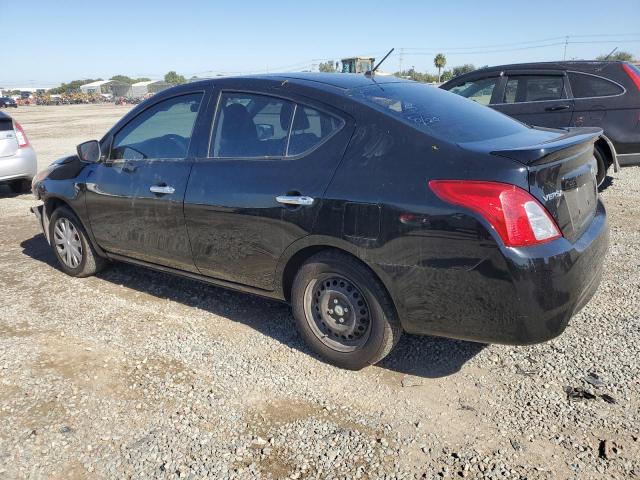 3N1CN7AP7JL862318 - 2018 NISSAN VERSA S 黑色 照片 2