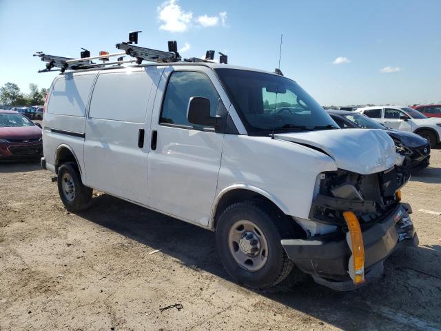 1GCWGAFP9J1322891 - 2018 CHEVROLET EXPRESS G2 თეთრი ფოტო 4