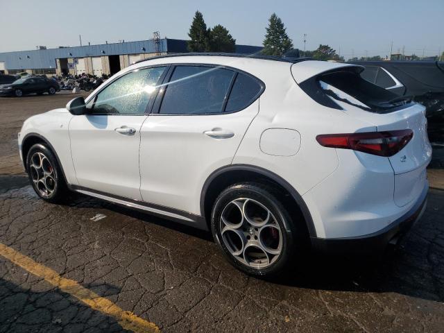 ZASPAKBN1N7D47875 - 2022 ALFA ROMEO STELVIO TI WHITE photo 2