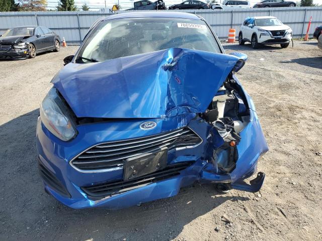 3FADP4BJ2JM131901 - 2018 FORD FIESTA SE BLUE photo 5