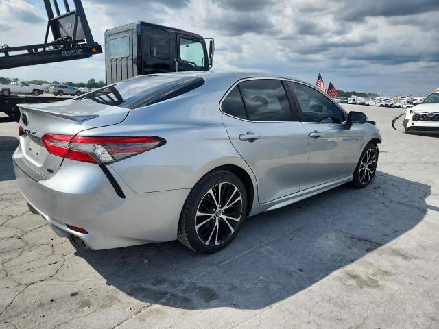 JTNB11HK8J3034457 - 2018 TOYOTA CAMRY L SILVER photo 3