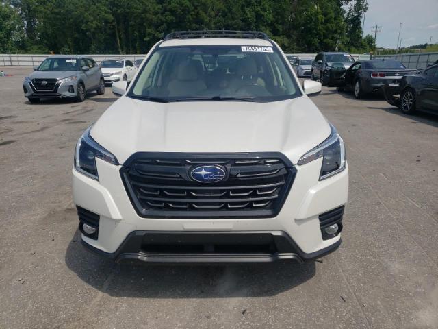 JF2SKAEC2NH432742 - 2022 SUBARU FORESTER PREMIUM თეთრი ფოტო 5
