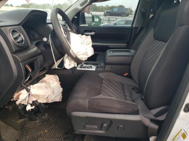 5TFRY5F11KX244229 - 2019 TOYOTA TUNDRA DOUBLE CAB SR/SR5 WHITE photo 7