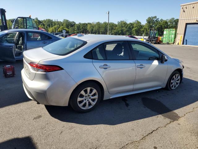 5YFEPMAE6MP166988 - 2021 TOYOTA COROLLA LE SILVER photo 3
