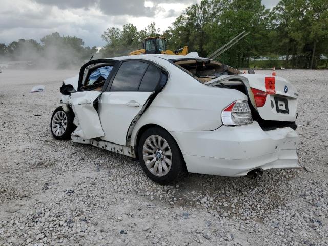 WBAPH77599NM31578 - 2009 BMW 328 I WHITE photo 2