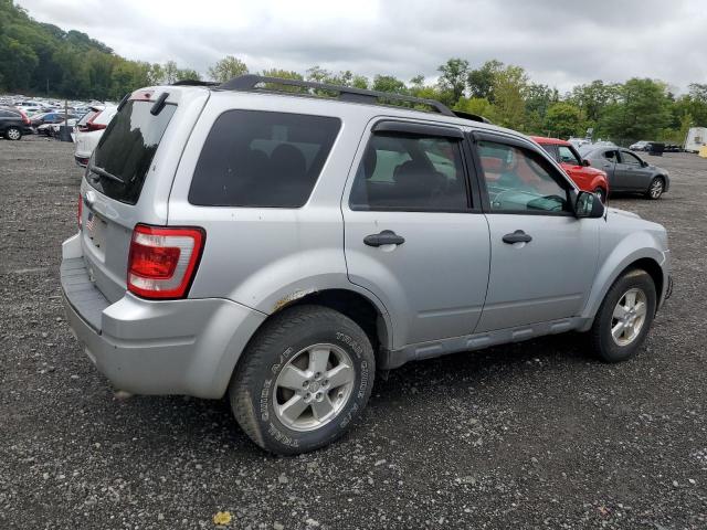 1FMCU9D72BKB38350 - 2011 FORD ESCAPE XLT SILVER photo 3