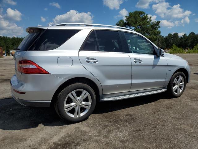 4JGDA5HB3CA022358 - 2012 MERCEDES-BENZ ML 350 4MATIC SILVER photo 3
