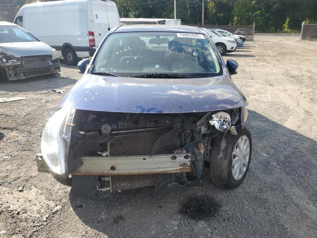 3N1CN7AP8JL824645 - 2018 NISSAN VERSA S BLUE photo 5