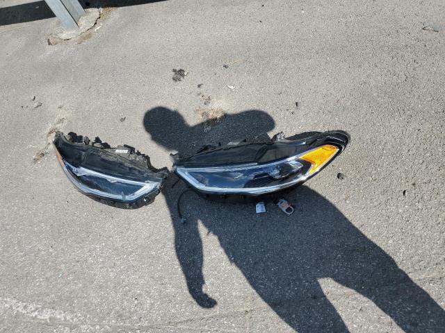 3FA6P0HD9JR272650 - 2018 FORD FUSION SE Көк фото 12