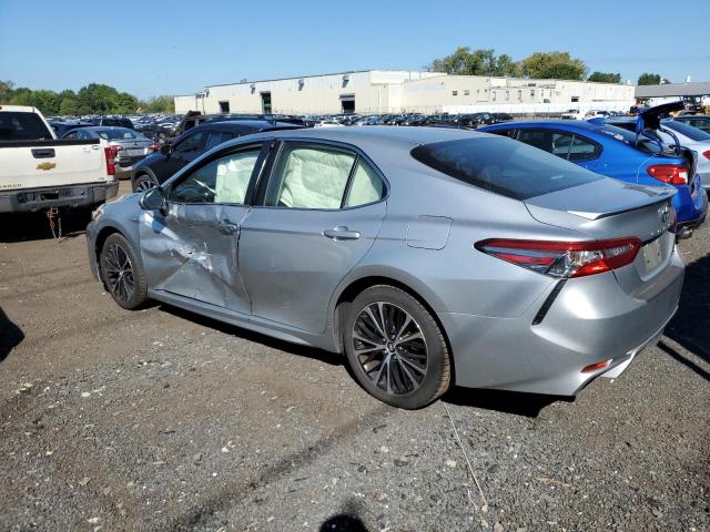 JTNB11HK3J3042515 - 2018 TOYOTA CAMRY L SILVER photo 2