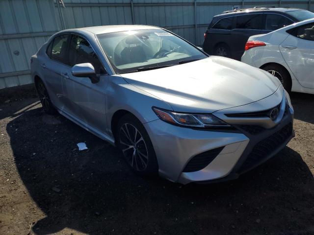 JTNB11HK3J3042515 - 2018 TOYOTA CAMRY L SILVER photo 4