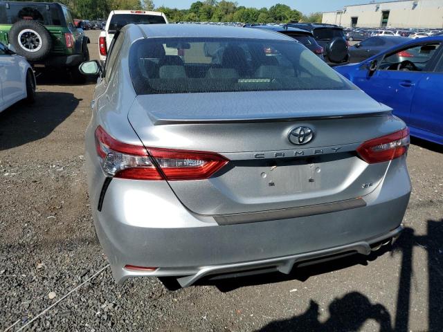 JTNB11HK3J3042515 - 2018 TOYOTA CAMRY L SILVER photo 6