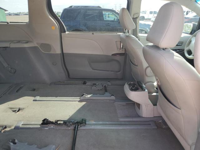 5TDDK3DC5CS040805 - 2012 TOYOTA SIENNA XLE GRAY photo 11