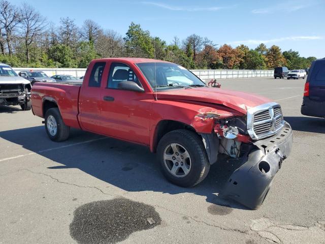 1D7HW42K95S139665 - 2005 DODGE DAKOTA SLT RED photo 4