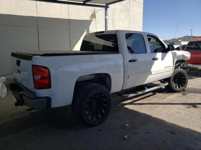 3GCPCSE02BG281632 - 2011 CHEVROLET SILVERADO C1500 LT WHITE photo 3