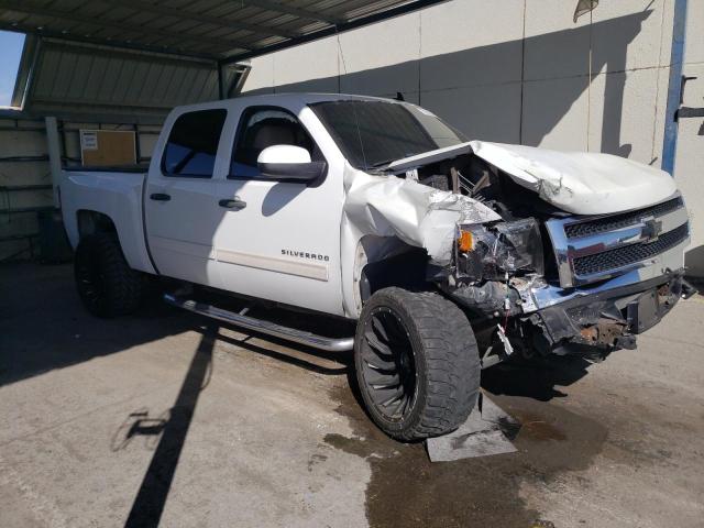 3GCPCSE02BG281632 - 2011 CHEVROLET SILVERADO C1500 LT WHITE photo 4