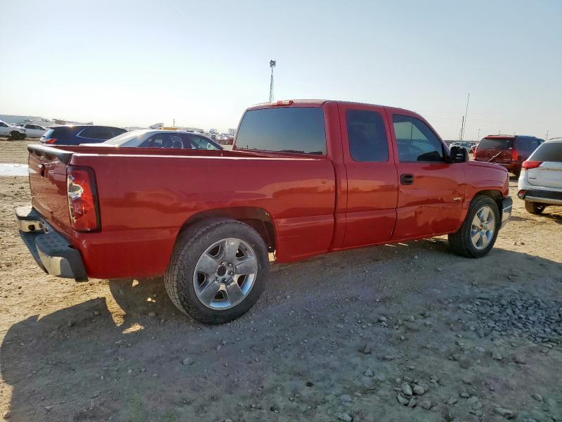 2GCEC19N741348082 - 2004 CHEVROLET SILVERADO C1500 RED photo 3